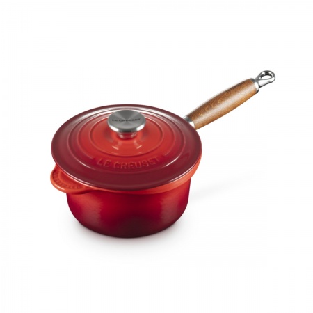 Le Creuset - Cast Iron Saucepan with Wooden Handle/ 18 cm ЦВЯТ: CHERRY RED (CERISE)