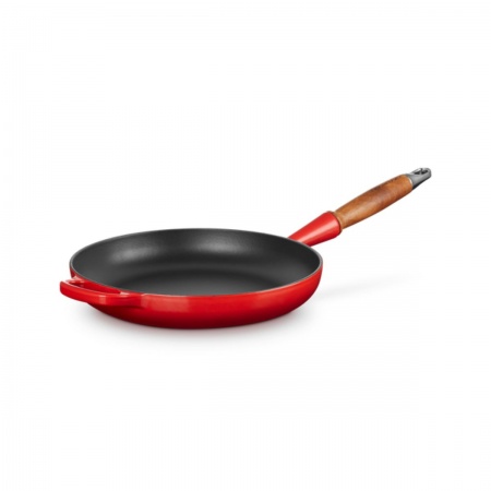 Le Creuset - WOODEN HANDLE FRYNG PAN / 26 cm ЦВЯТ: CHERRY RED (CERISE)